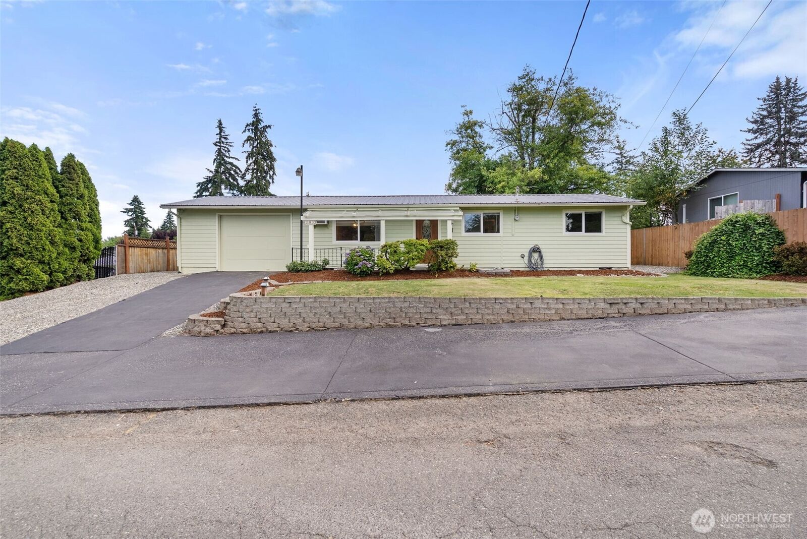 Property Photo: 11833 SE 272nd Place WA 98030