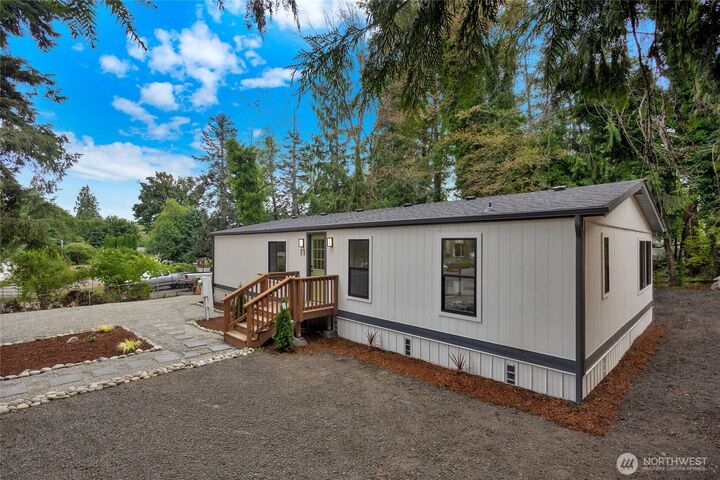 Property Photo:  11 NE Davey Jones Court  WA 98528 