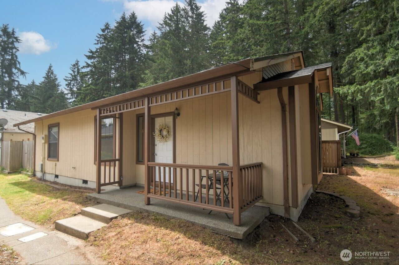 Property Photo: 571 Malibu Drive SE WA 98503