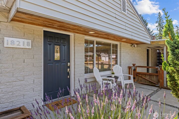 Property Photo: 18218 Palatine Avenue N WA 98133