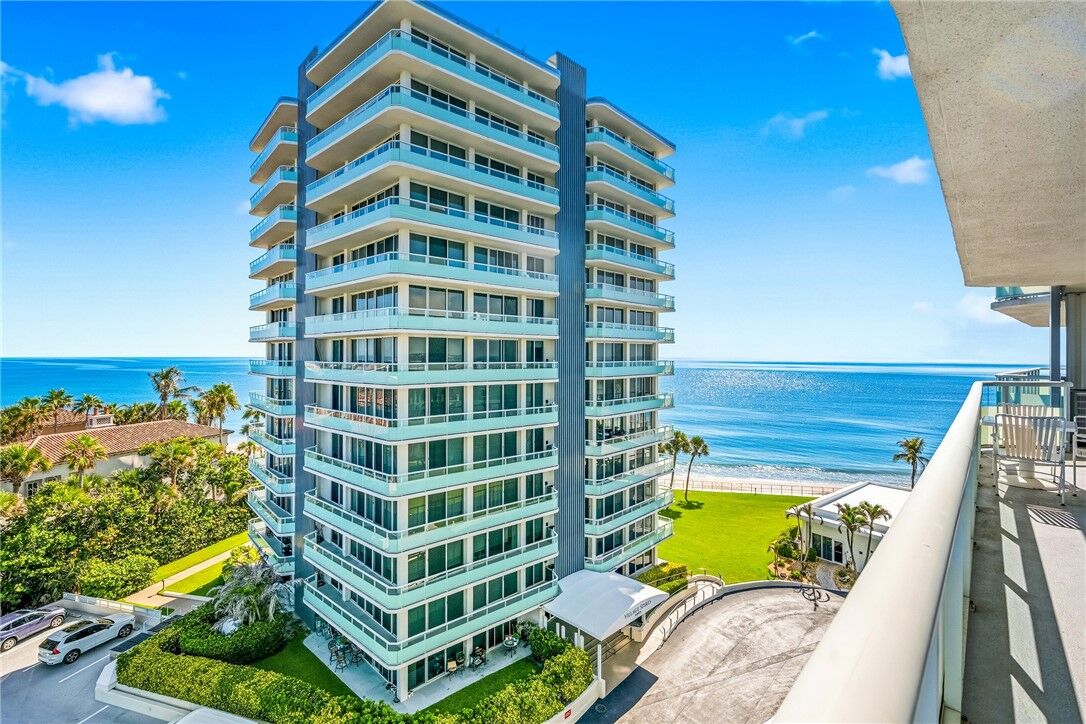 Property Photo: 3554 Ocean Drive 702S FL 32963