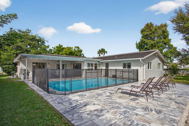Property Photo: 2421 NW 114th Avenue FL 33065
