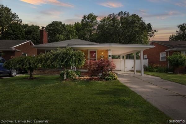 Property Photo: 22101 Mauer Street MI 48080