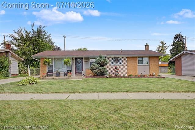 Property Photo:  1596 W 13 Mile Road  MI 48071 