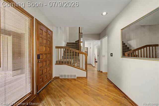 Property Photo:  17620 Fox Glen Drive  MI 48193 