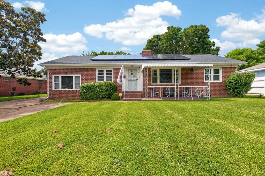 Property Photo: 2708 Heutte Dr VA 23518