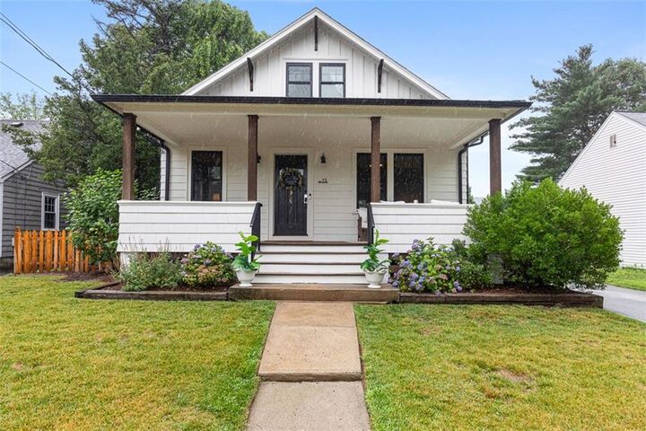 Property Photo:  15 Berwick Place  RI 02916 