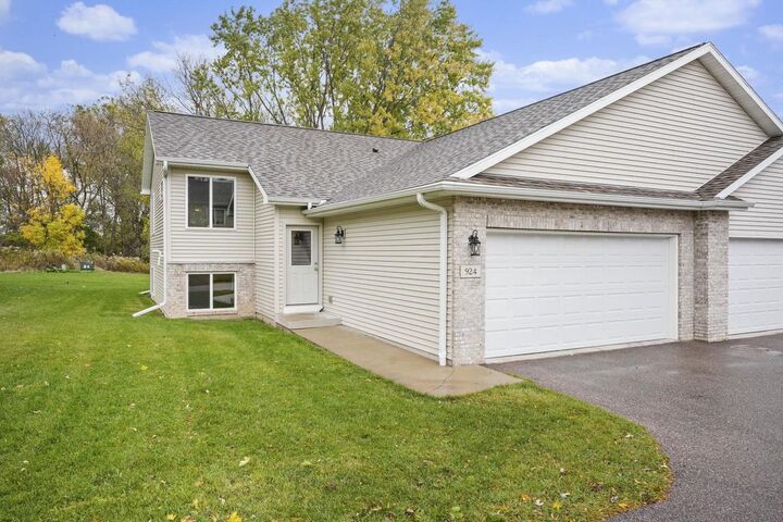 Property Photo:  922-932 Waters Edge Court  WI 53559 