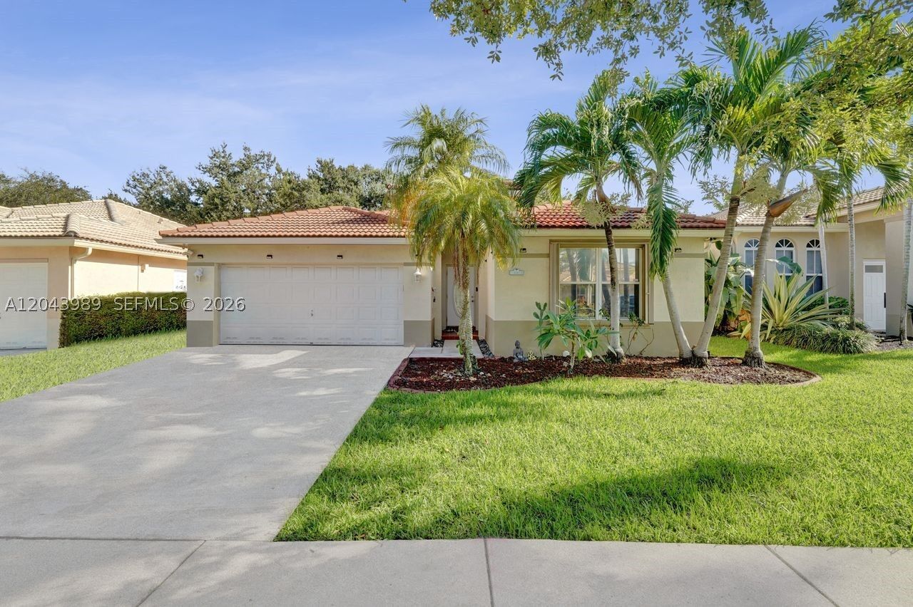 Property Photo:  14003 N Cypress Cove Cir  FL 33325 