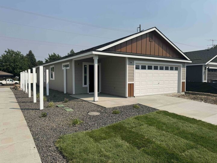 Property Photo: 1009 S Century Rd WA 99037
