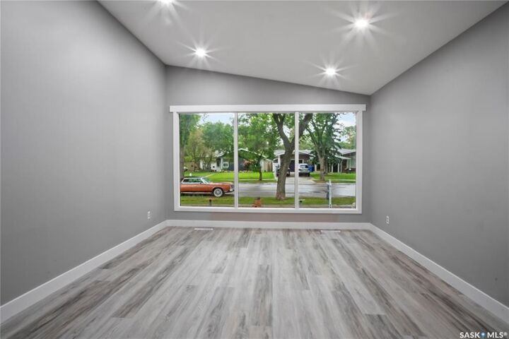 Property Photo:  2905 Grant Road  SK S4S 5G3 