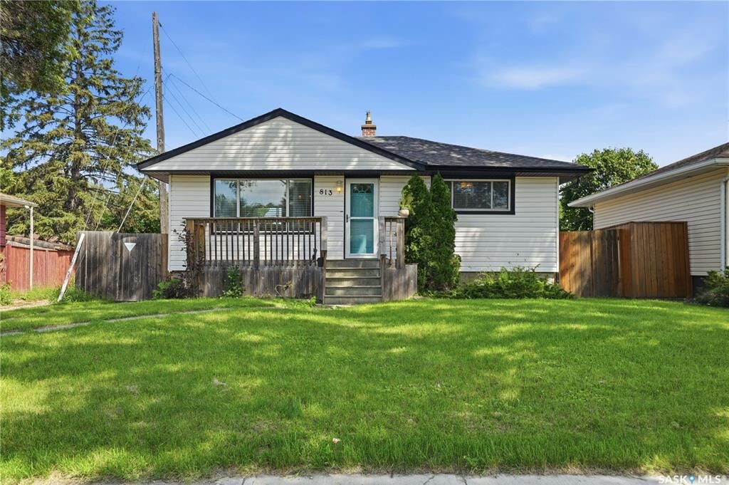 Property Photo: 813 Horace Street SK S4T 5K9