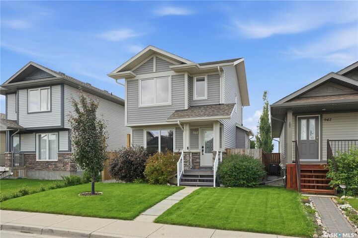 Property Photo:  944 Glenview Cove  SK S0K 0A2 
