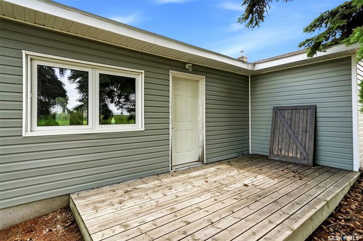 Property Photo:  335 Beta Street  SK S0G 3E0 