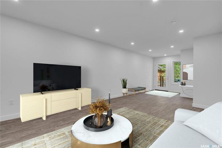 Property Photo: 516 K Avenue S SK S7M 2E2