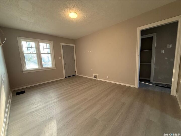 Property Photo: 1705 Quebec Street SK S4P 1J4