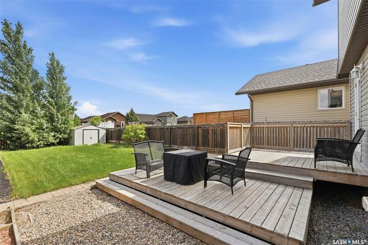 Property Photo: 911 Glenview Cove SK S0K 0A2