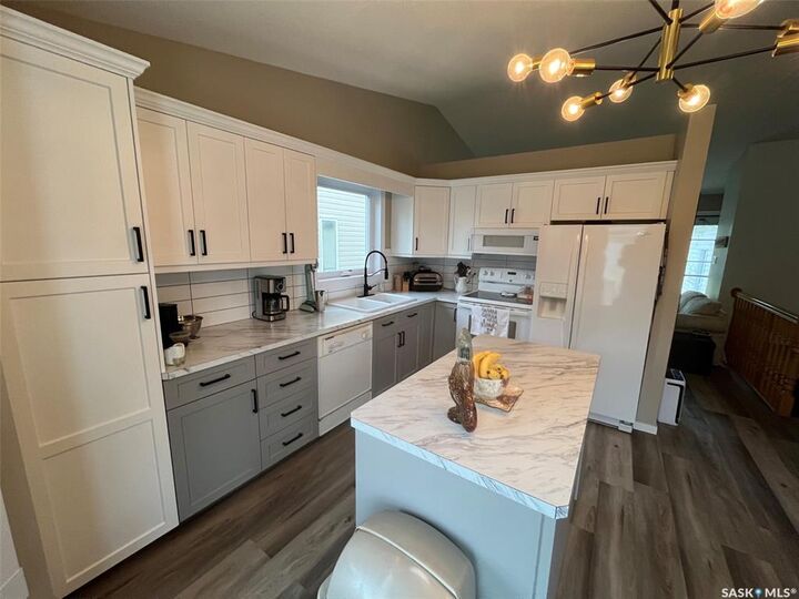 Property Photo: 110 26th Street E SK S6V 1Z7