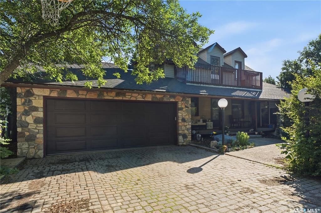 Property Photo: 516 1st Street S SK S0K 4R0