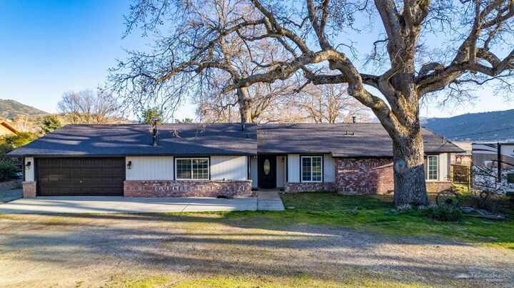 Property Photo:  28050 Black Gold Way  CA 93561 