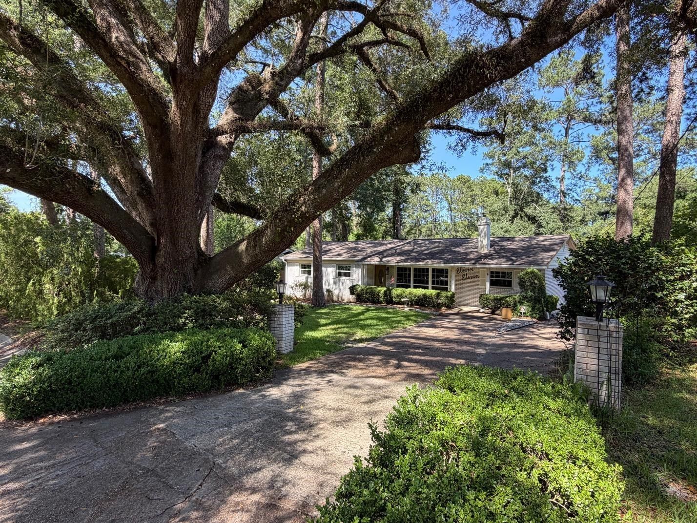 Property Photo:  1111 Pinecrest Drive  FL 32301 
