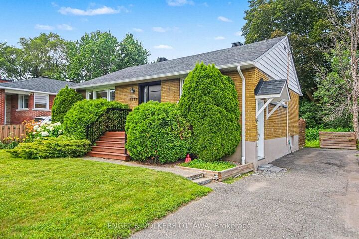 Property Photo:  1319 Kingston Avenue  ON K1Z 8K9 