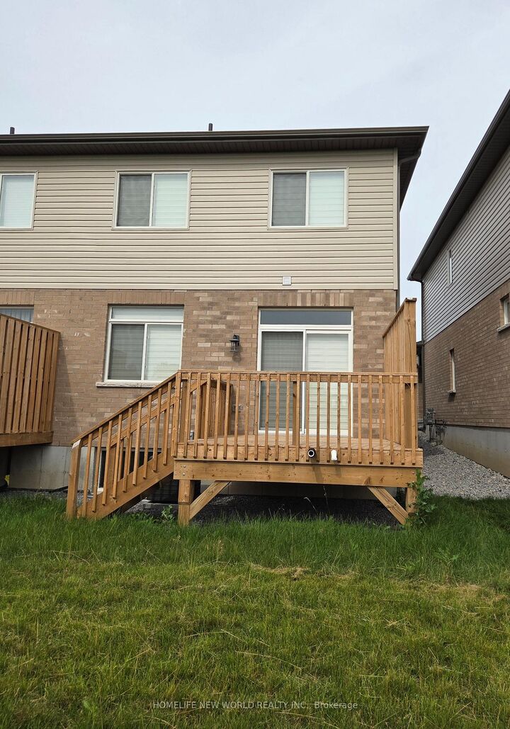 Property Photo:  9 Otonabee Street  ON K8N 0T3 