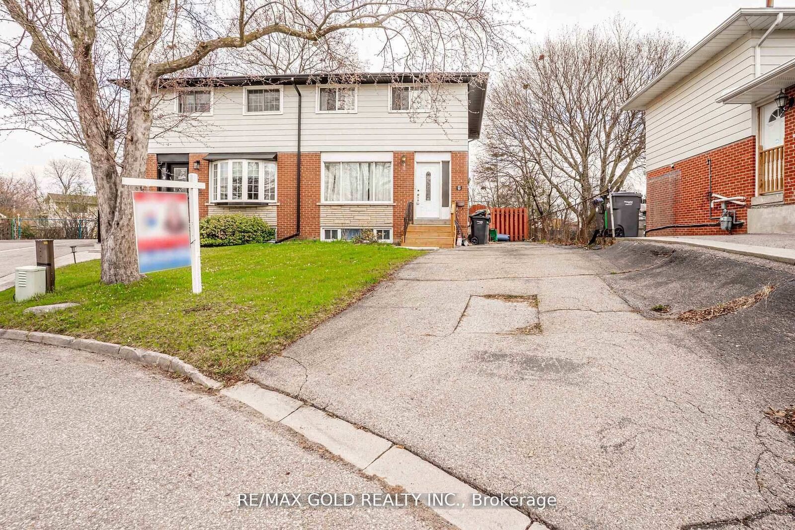 Property Photo: 9 Mordon Court ON L6V 2B5