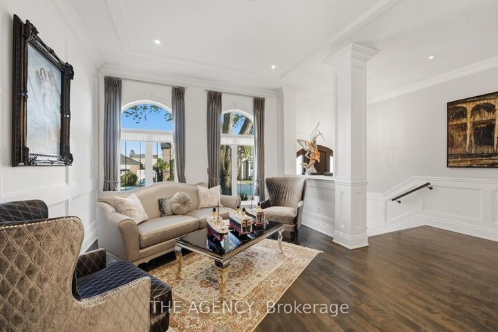 Property Photo:  12 Embro Drive  ON M3H 2M8 