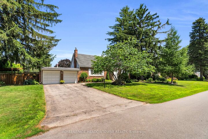 Property Photo: 33 Parker Avenue ON L9G 1A6