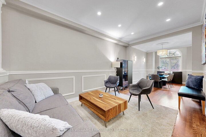Property Photo: 190 Harding Boulevard W 26 ON L4C 0J9