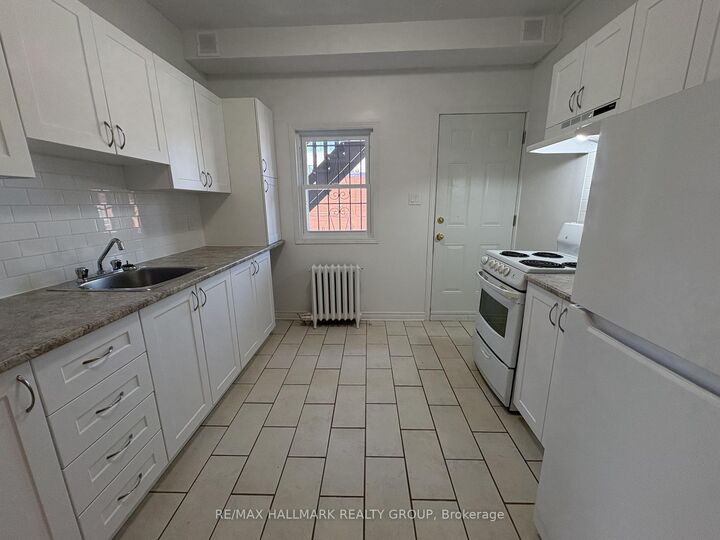 Property Photo: 120 Murray Street 3 ON K1N 7E6