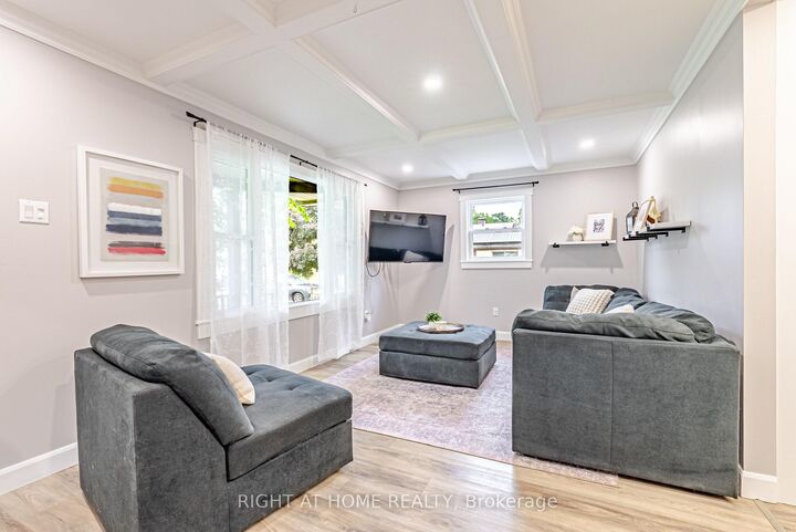 Property Photo:  273 Alma Street  ON N5P 3B9 