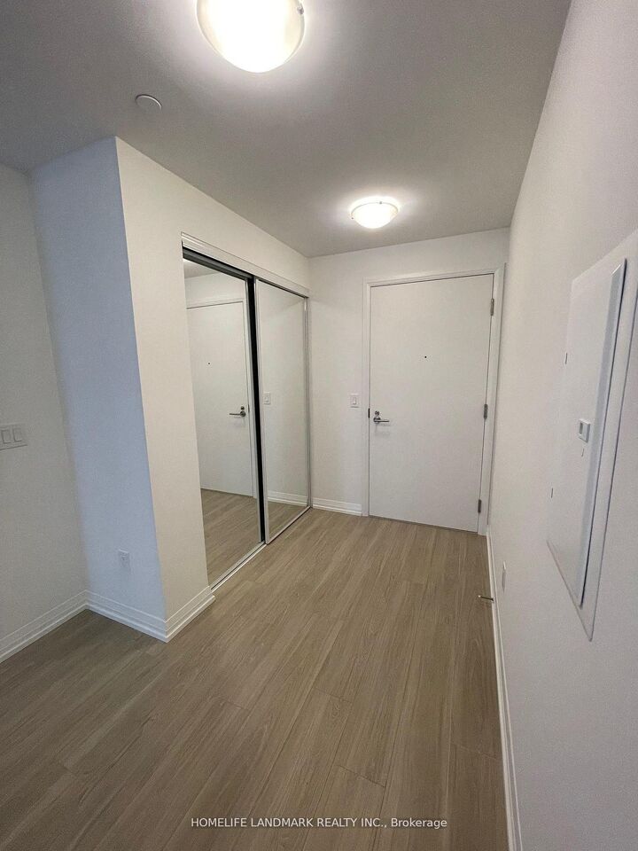 Property Photo:  8 Widmer Street 1002  ON M5V 0W6 
