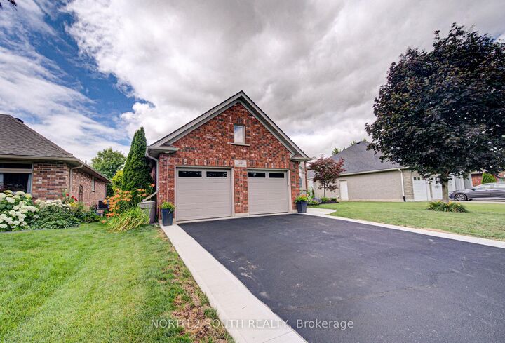 Property Photo:  22 Long Lane  ON N3L 4E9 