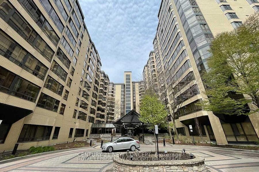 Property Photo:  195 St Patrick Street Ph4b  ON M5T 2Y8 