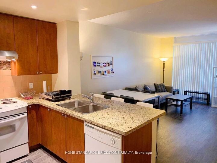 Property Photo: 85 Bloor Street E 908 ON M4W 3Y1