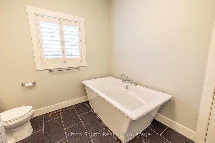 Property Photo: 336 5th Avenue A N/A W ON N4K 6S7
