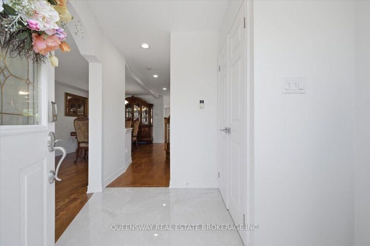Property Photo:  83 Floyd Avenue  ON M4K 2B3 