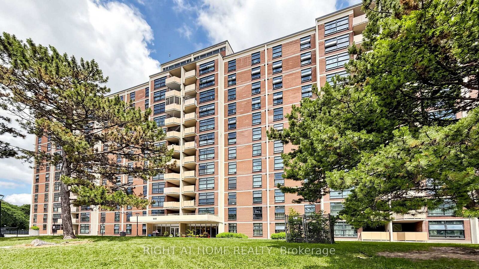 Property Photo:  335 Driftwood Avenue 1201  ON M3N 2P3 