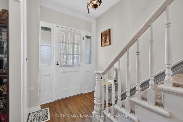 Property Photo: 186 Bridge Street W ON K7R 2E4