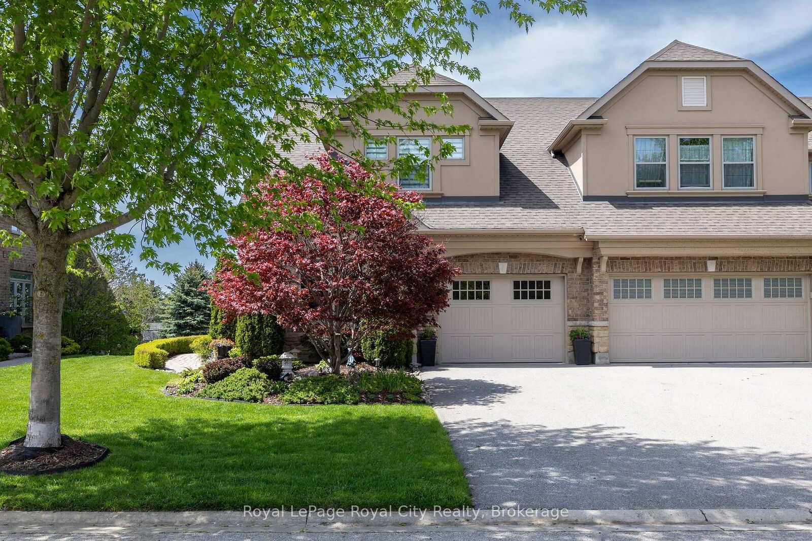 Property Photo: 129 Millview Court ON N0B 2K0