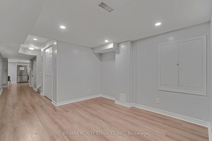 Property Photo:  28 Manzanita Crescent Bsmt  ON L7A 0C4 