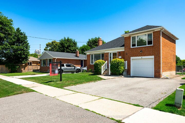 Property Photo: 5 Boreal Road ON M9C 2E9