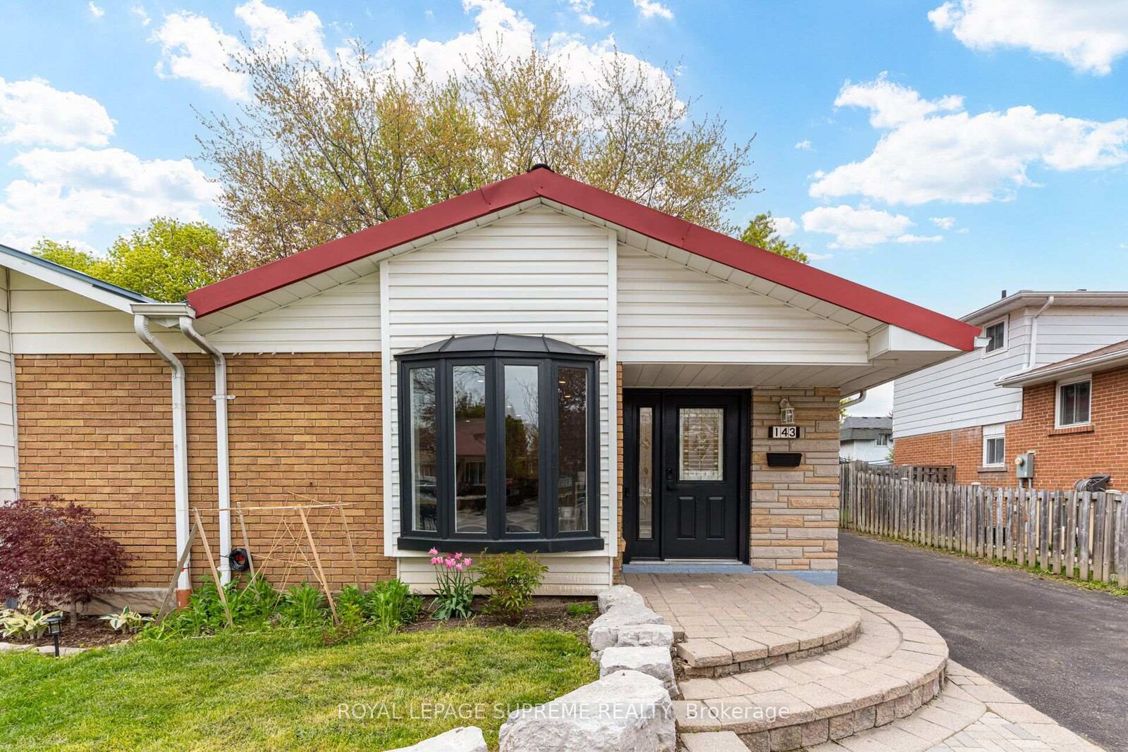 Property Photo: 143 Voltarie Crescent Upper ON L5A 2A5