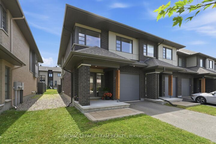 Property Photo:  862 Quartet Avenue  ON K1X 0C7 