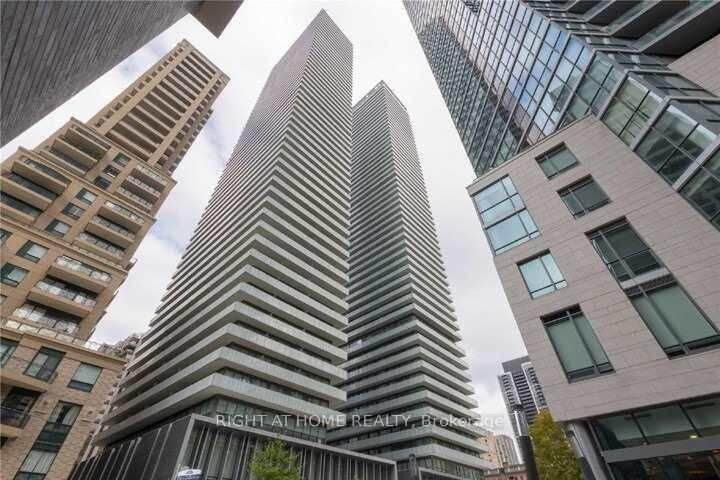 42 Charles Street E 3408 — photo 1