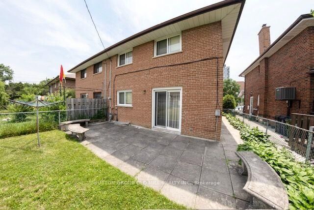 Property Photo:  8 Richgrove Drive  ON M9R 2K9 
