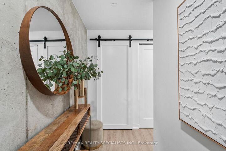 Property Photo: 205 Manning Avenue 310 ON M6J 1V5