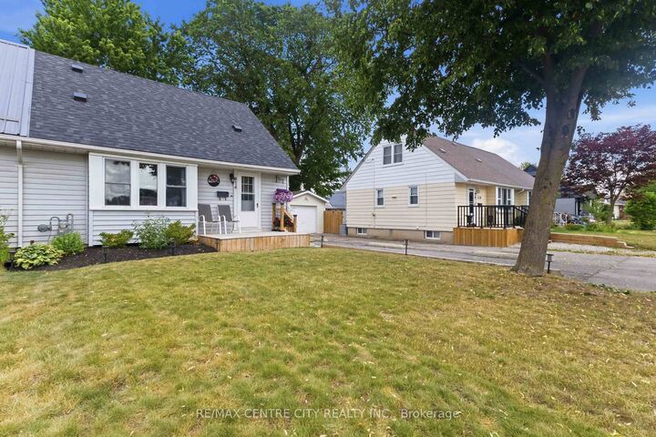 Property Photo:  414 Flanders Row  ON N5Y 1C4 